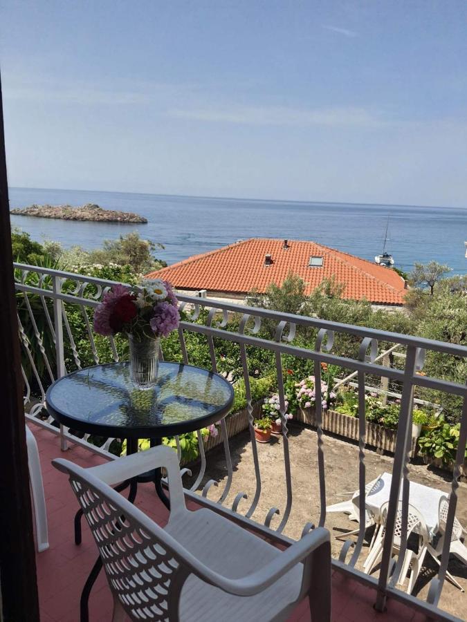 Apartments Andjus Sveti Stefan Eksteriør billede
